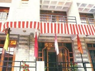 Radha Continental Hotel Nainital Exteriör bild